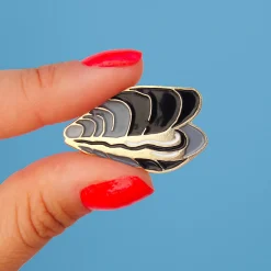 Coucou Suzette Mussel Pin* Pins